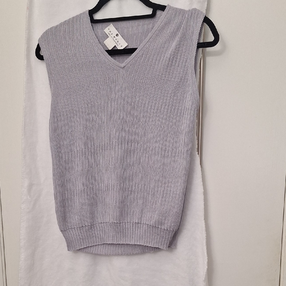 Saks Fifth Avenue Light Gray Knit Top